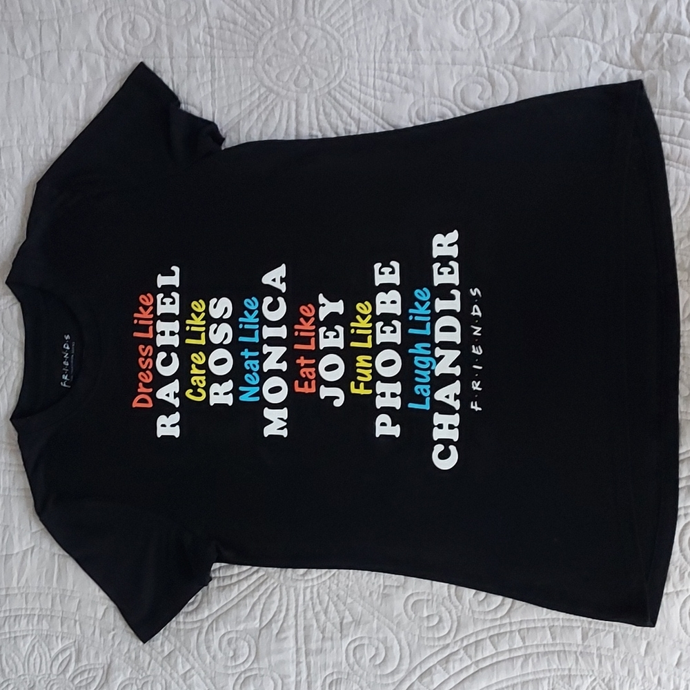 F.R.I.E.N.D.S. juniors XS Black T-Shirt,  Like New !! FINAL $$